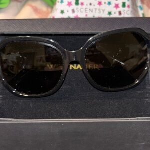 COACH Elegant Black Sunglasses